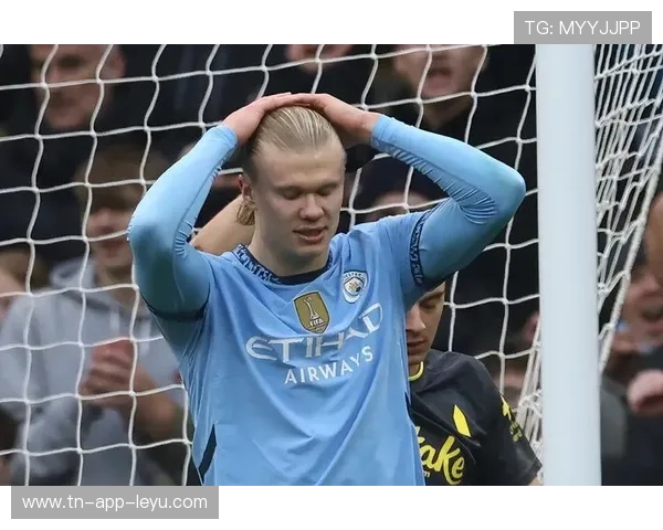 曼城长传反击速度惊人，哈兰德点球稳稳罚中